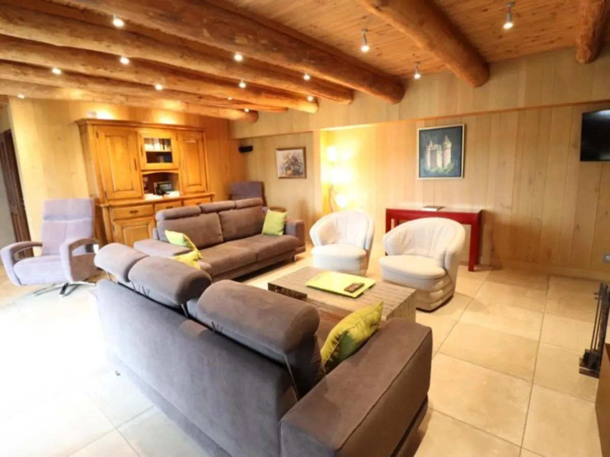 Holiday home Maison De Caractere 5 Ch, Spa, Jardin, 8 Pers, Saint-Flour - Fr-1-742-279 Les Ternes
